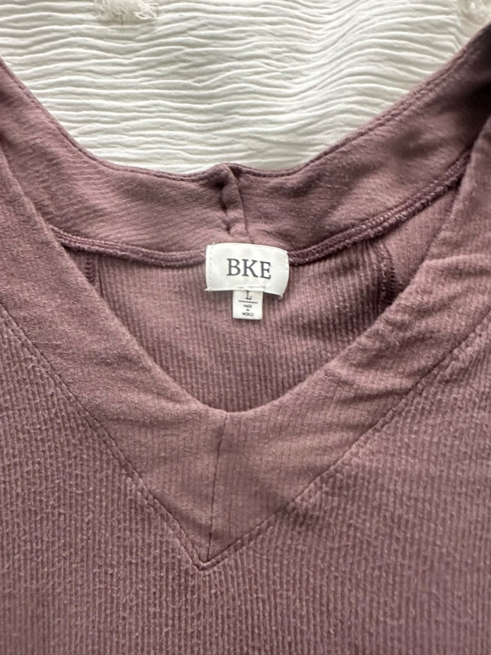 BKE Dusty Rose Ribbed V-Neck Top